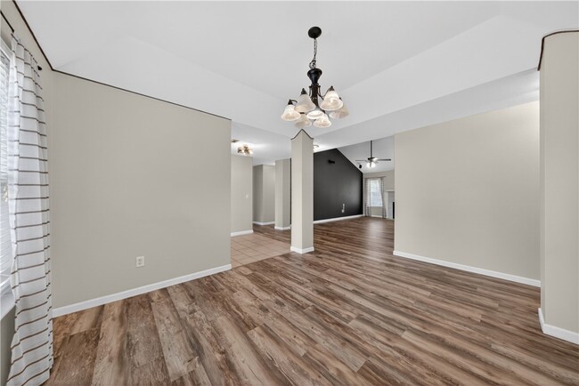 Building Photo - 903 Tyra Ln