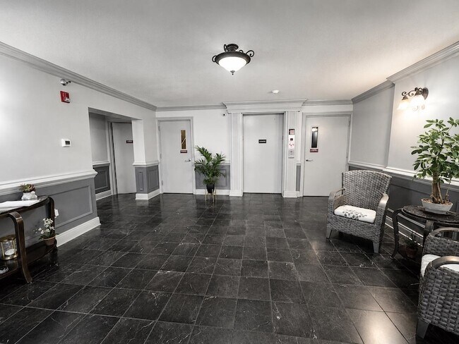 Building Photo - 318 54th St