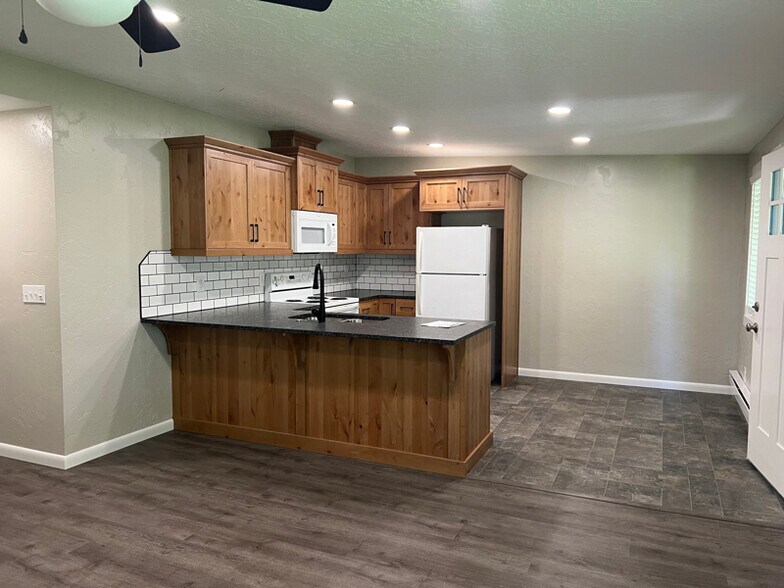 Building Photo - 1113-1115 Ivy St