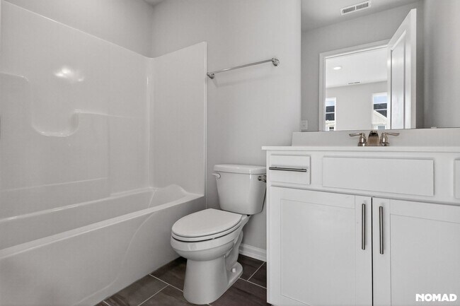 Building Photo - 516 Light Oak Wy