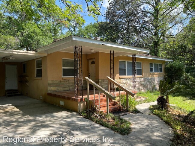 Primary Photo - 3 br, 1.5 bath House - 1302 Lakeside Drive