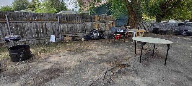 Building Photo - Quaint Provo Basement Apartment w lots of ...