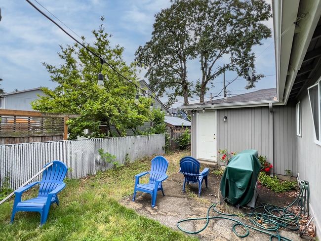 Building Photo - Charming and Cared for 3 bedroom, 1 bath home in the Brentwood-Darlington Neighborhood.