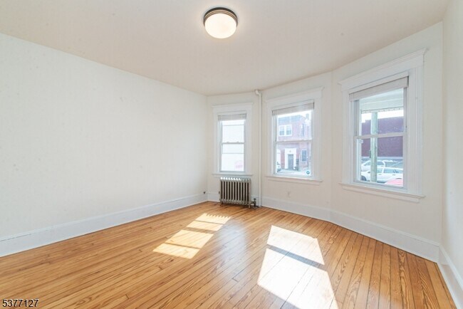 Building Photo - 72 N Willow St