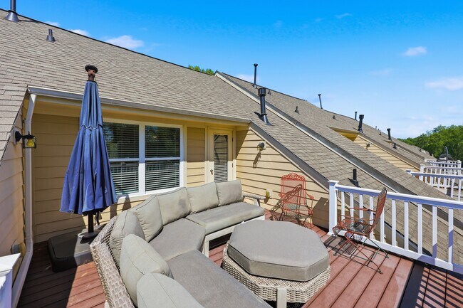 Building Photo - 4008 La Crema Dr