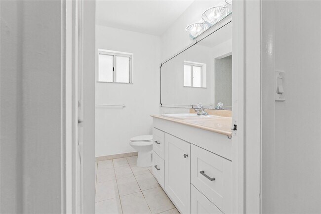 Building Photo - 16900 SW 59th Ct