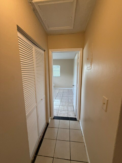 Building Photo - 3907