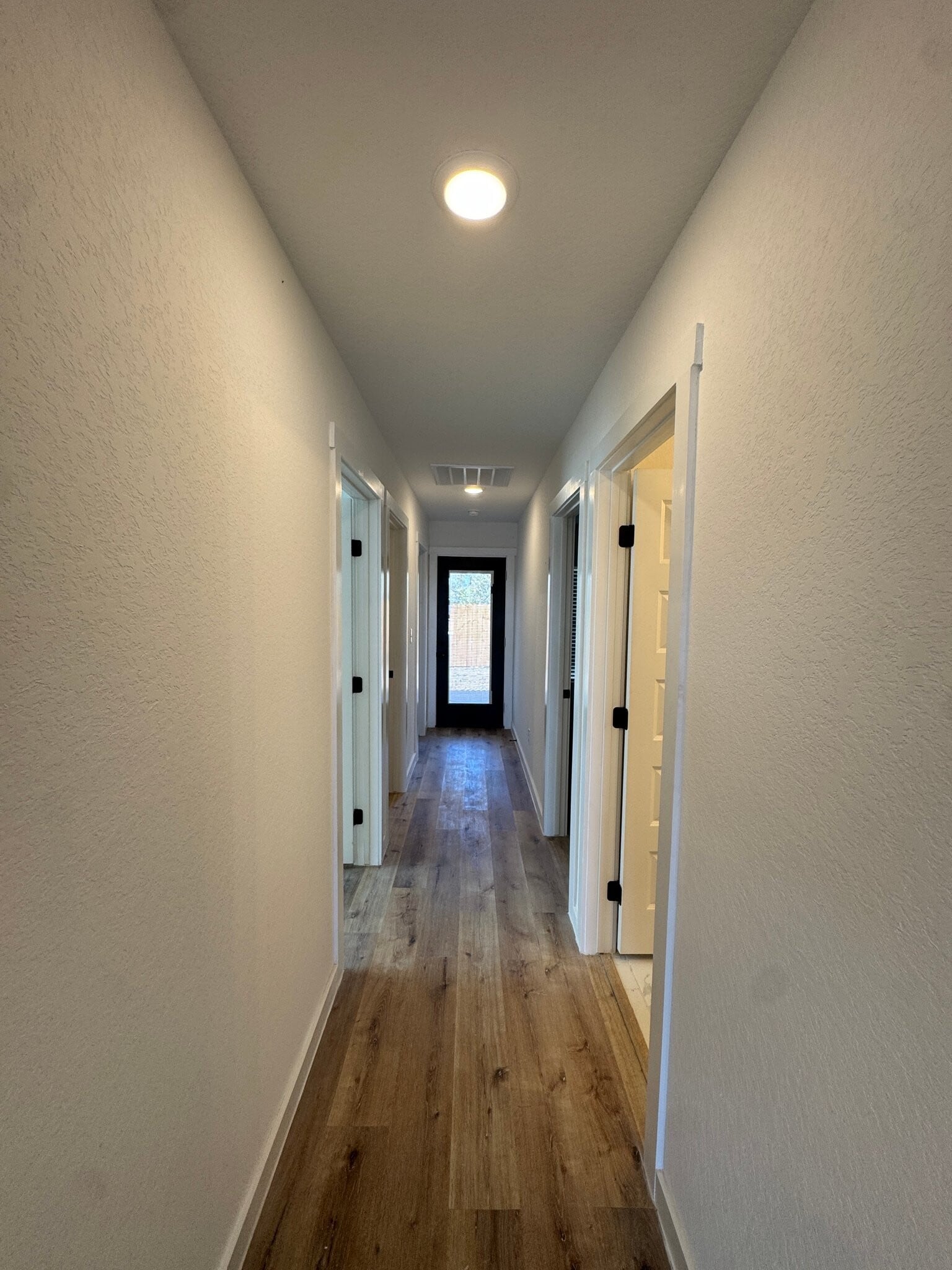 Building Photo - 2105 Vista Rosa