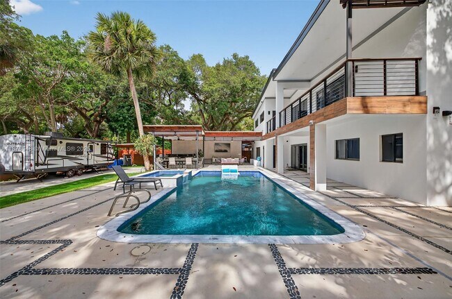 Building Photo - 3000 Riverland Rd