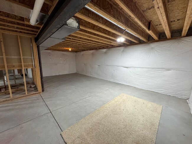 Building Photo - 8852 Stony Creek Dr