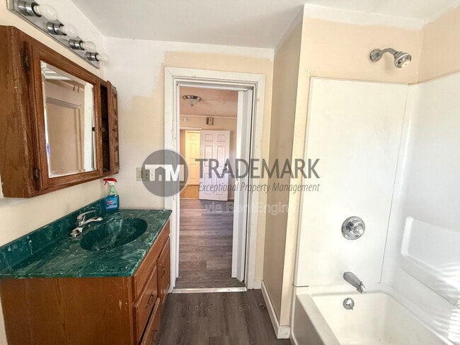 Building Photo - 202 W Church St