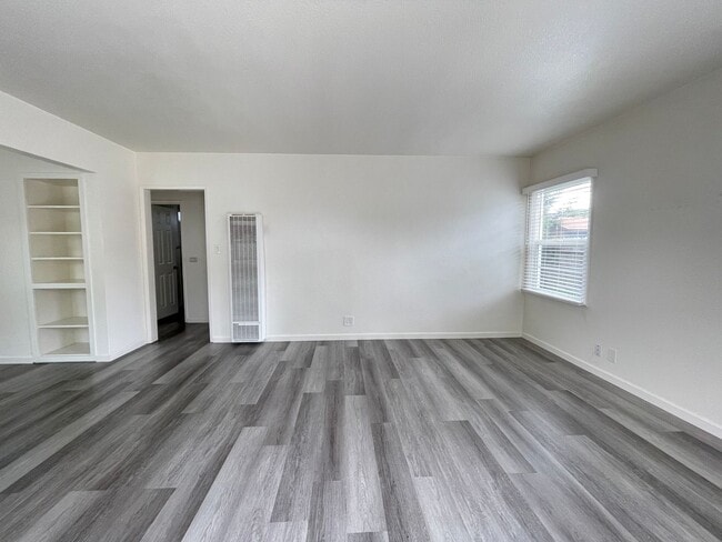 Building Photo - Upgraded Southside Two Bedroom