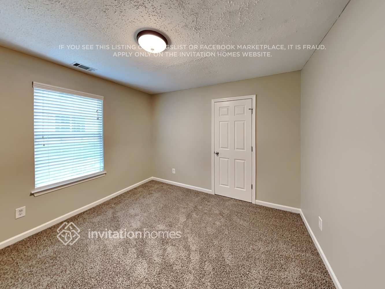 Building Photo - 135 Hidden Creek Dr
