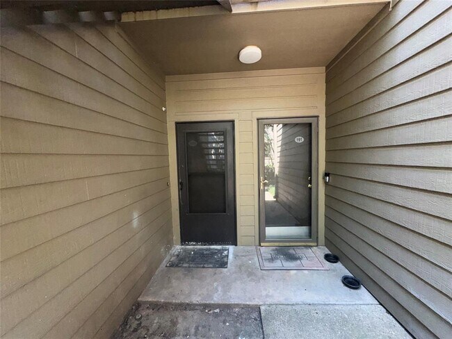 Primary Photo - 10049 Westpark Dr