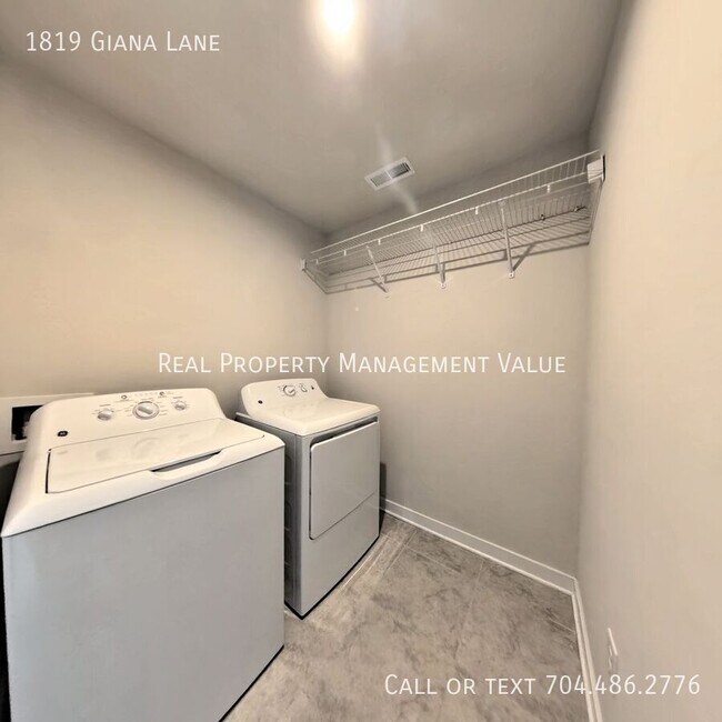 Building Photo - 1819 Giana Ln