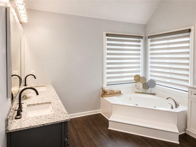 Building Photo - 952 Bridgegate Dr NE