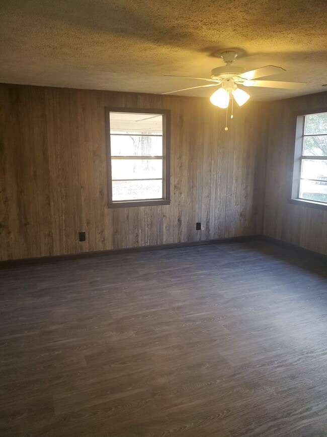 Building Photo - 128 Sunset Dr