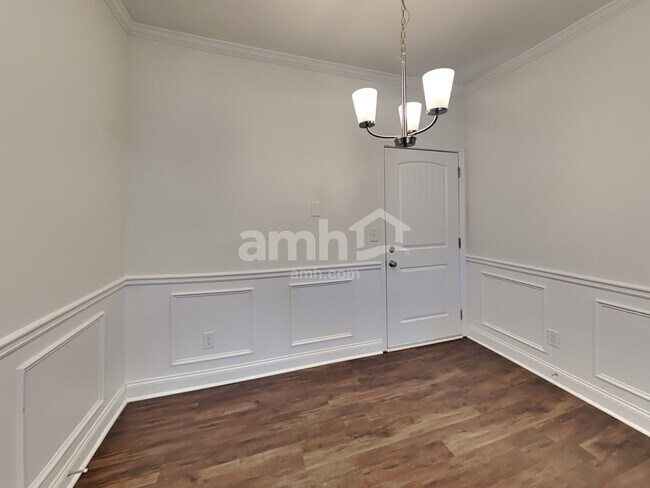 Building Photo - 216 Leland Ln