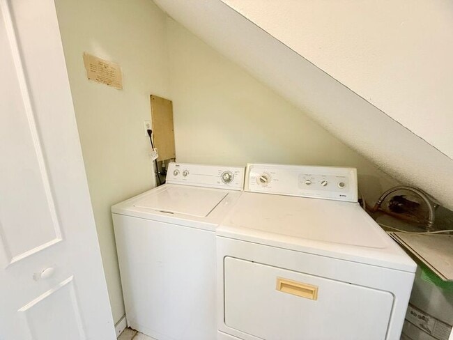 Building Photo - 10173 Vixen Pl