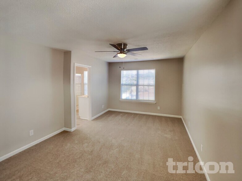 Building Photo - 1017 Highstone Dr