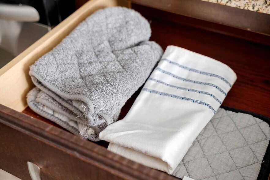 Building Photo - 13005 Meandering Way