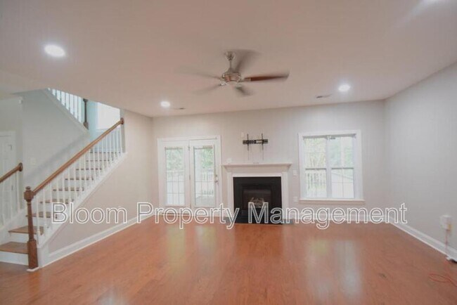 Building Photo - 8566 Royal Palm Ln