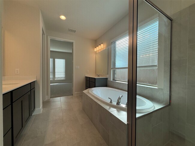 Building Photo - 42615 Mystery Ln