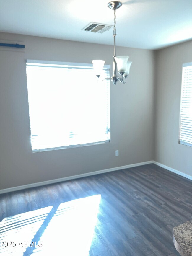 Building Photo - 13007 W Mandalay Ln