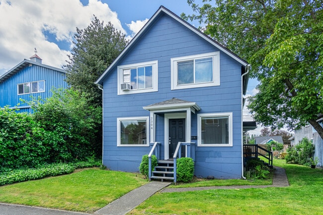 Building Photo - 2304 S Wilkeson St