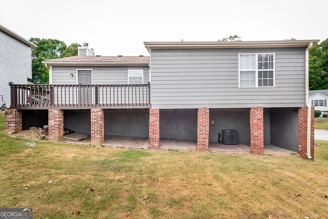Building Photo - 5550 Emerald Glen