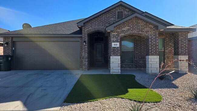 Primary Photo - 512 Savannah St