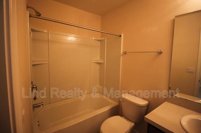 Building Photo - 7695 Legacy Trl