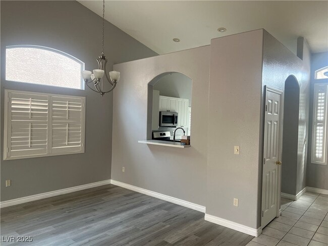 Building Photo - 9688 Emeraude Ave