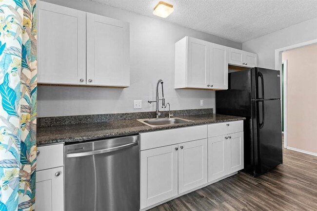 Building Photo - 9011 Quail Valley Dr