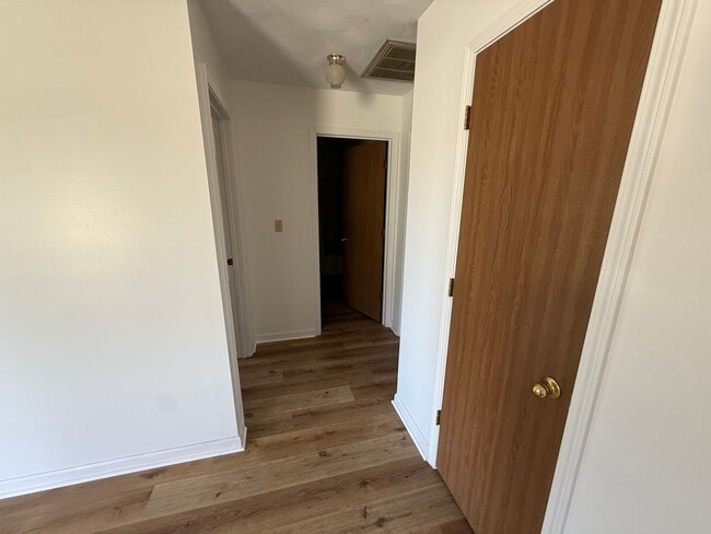 Building Photo - 739 Main St