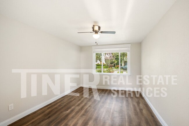 Building Photo - 4456 G St