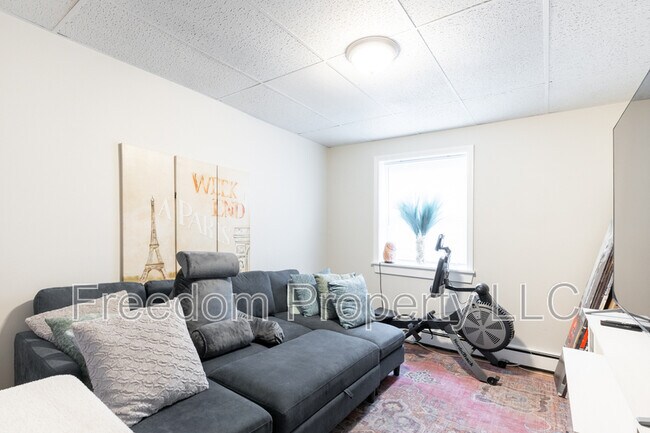 Building Photo - 27 Railroad Ave