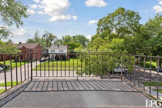 Building Photo - 2030 Wyndhurst Rd