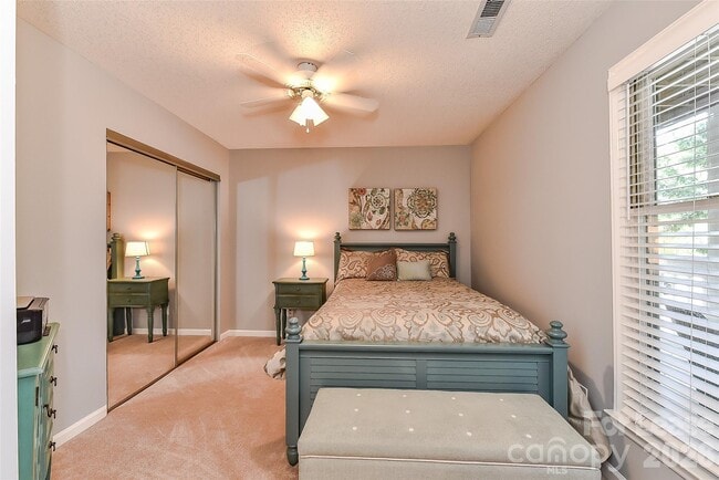 Building Photo - 18557 Vineyard Point Ln