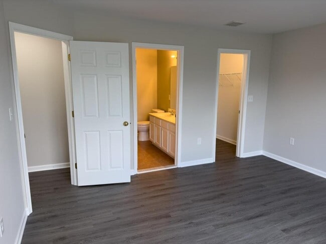 Building Photo - 942 Nittany Ct