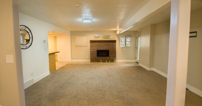 Building Photo - 1084 E 3400 N