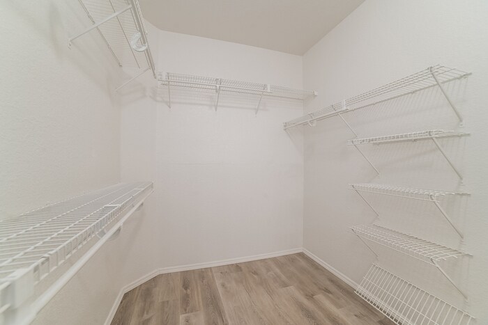 Building Photo - 4210 S Mariposa Dr
