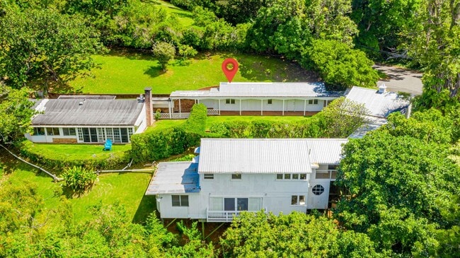 Building Photo - Rare Find: Tantalus Rustic Charm: Large: 1 Bdr/1 Bth:- Electric Included