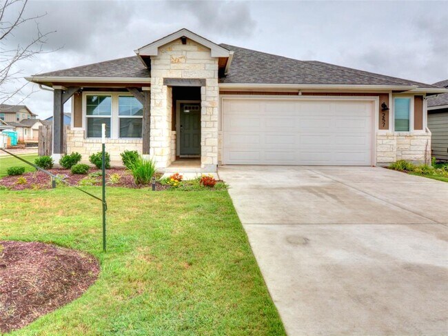 Primary Photo - 257 Fossil Dr