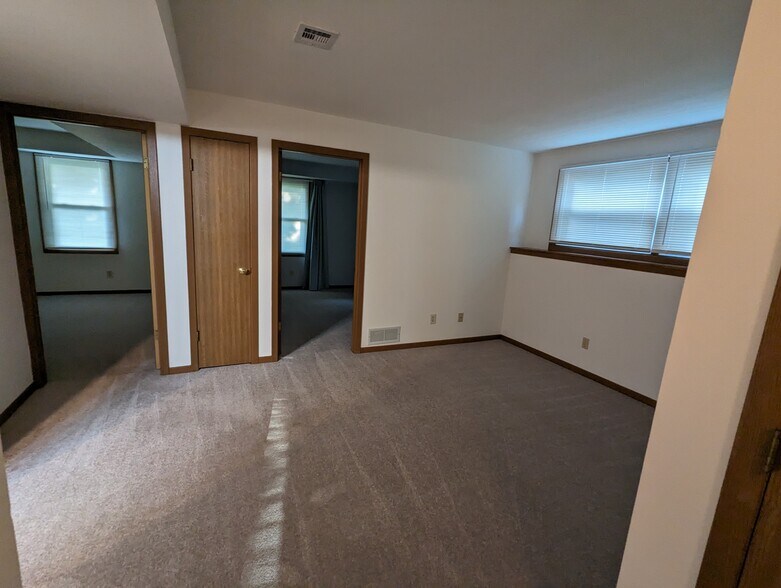 Building Photo - 3349 S 113th St