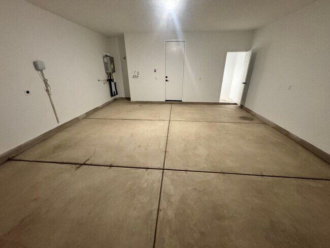 Building Photo - Brand New!!!  Beautiful 4 Bedroom Divario Home! VIEWS VIEWS VIEWS!!!