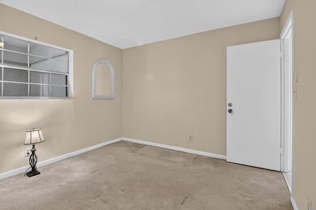 Building Photo - 4140 NW 44th Ave