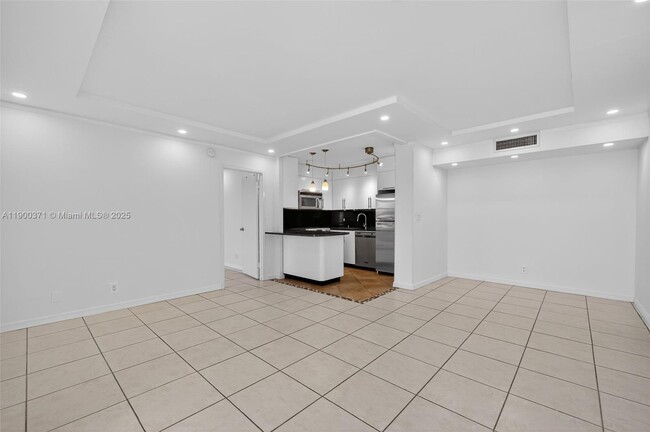 Building Photo - 1050 SE 15th St