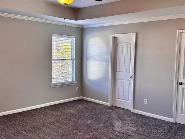 Building Photo - 2230 Village Trail Ct