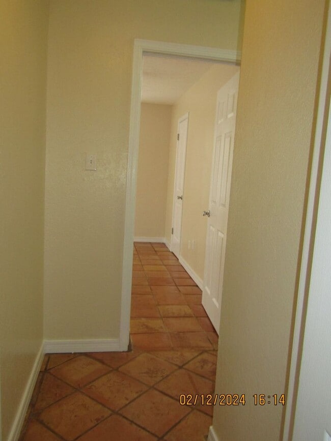 Building Photo - Home located in the Cache area!